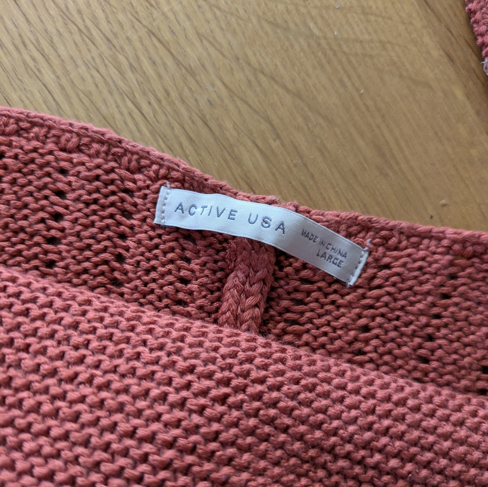 3/$15 Active USA Knit Halter Top in Rust Orange Large - Picture 5 of 6